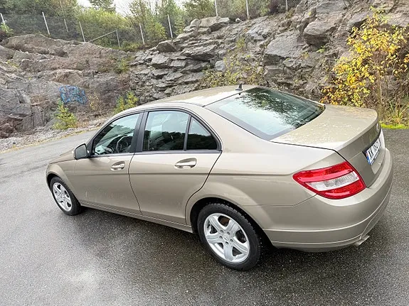 Mercedes-Benz C200 D 2007 photo 2
