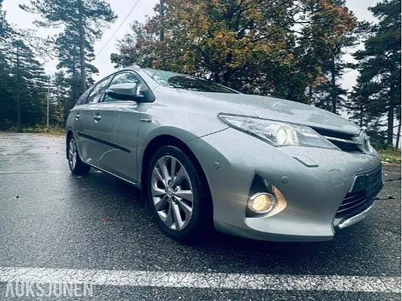 Toyota Auris 2014 photo 3