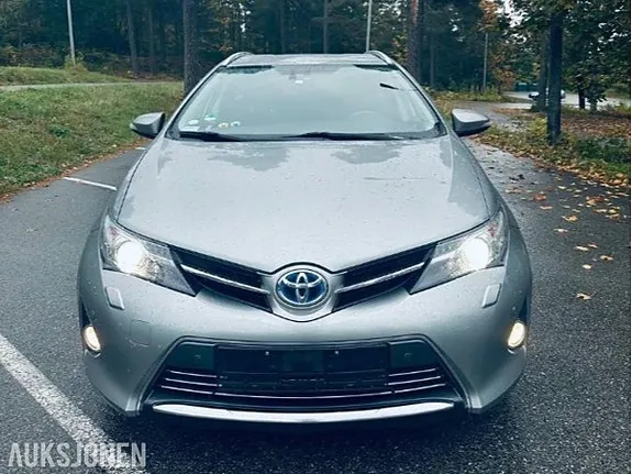 Toyota Auris 2014 photo 2