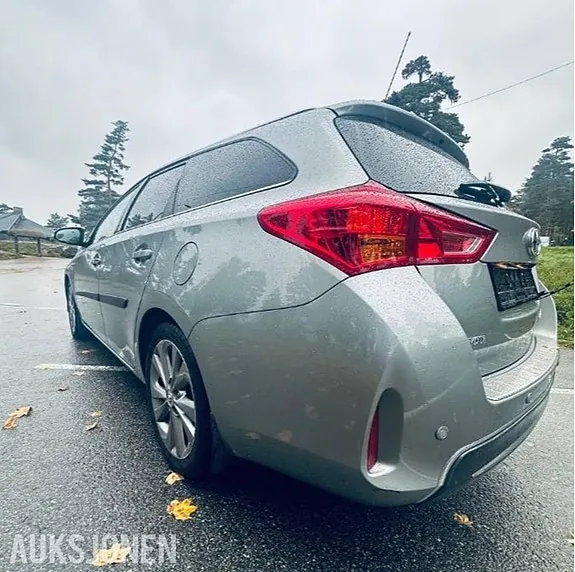 Toyota Auris 2014 photo 4
