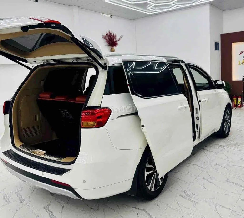 Kia Sedona 2016 photo 4
