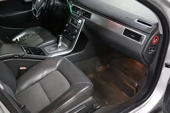 Volvo V70 2011 photo 5