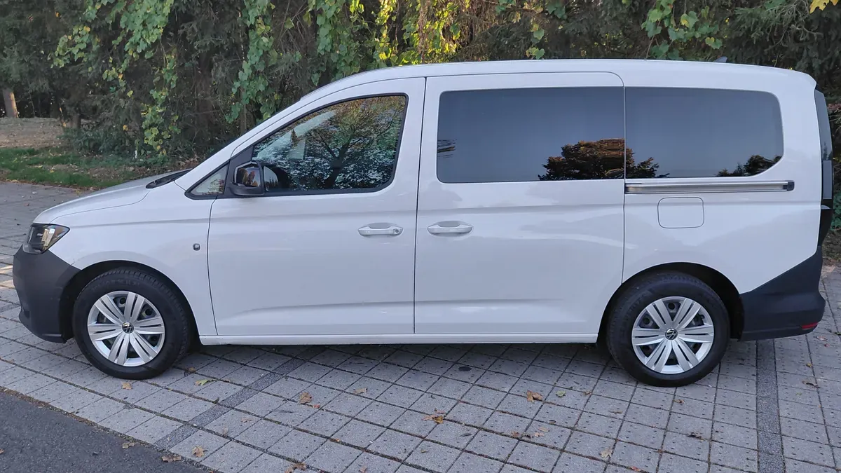 Volkswagen Caddy Maxi 2023 photo 2
