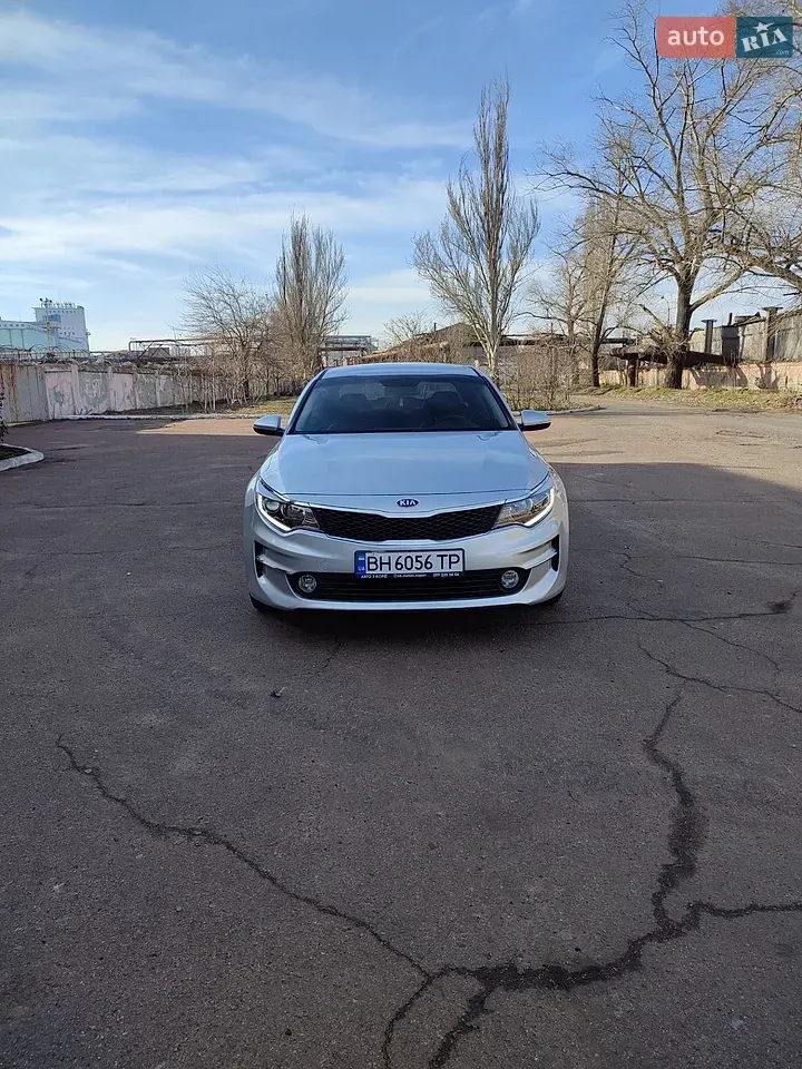 Kia K5 2017 photo 2