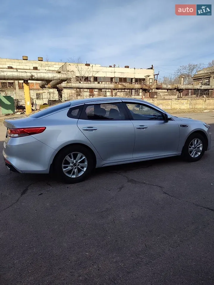Kia K5 2017 photo 5