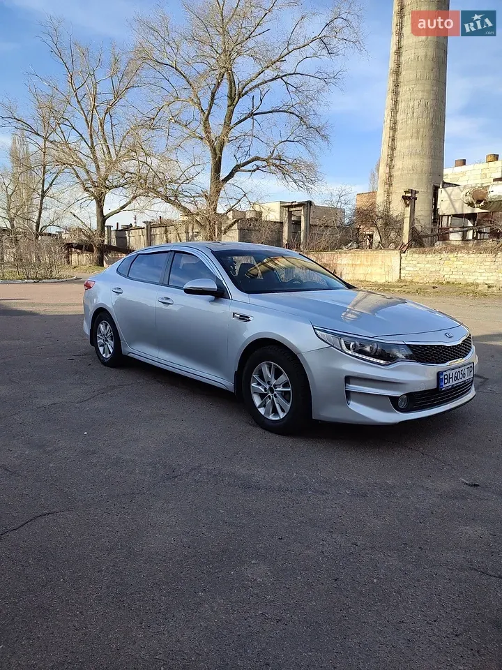 Kia K5 2017 photo 3