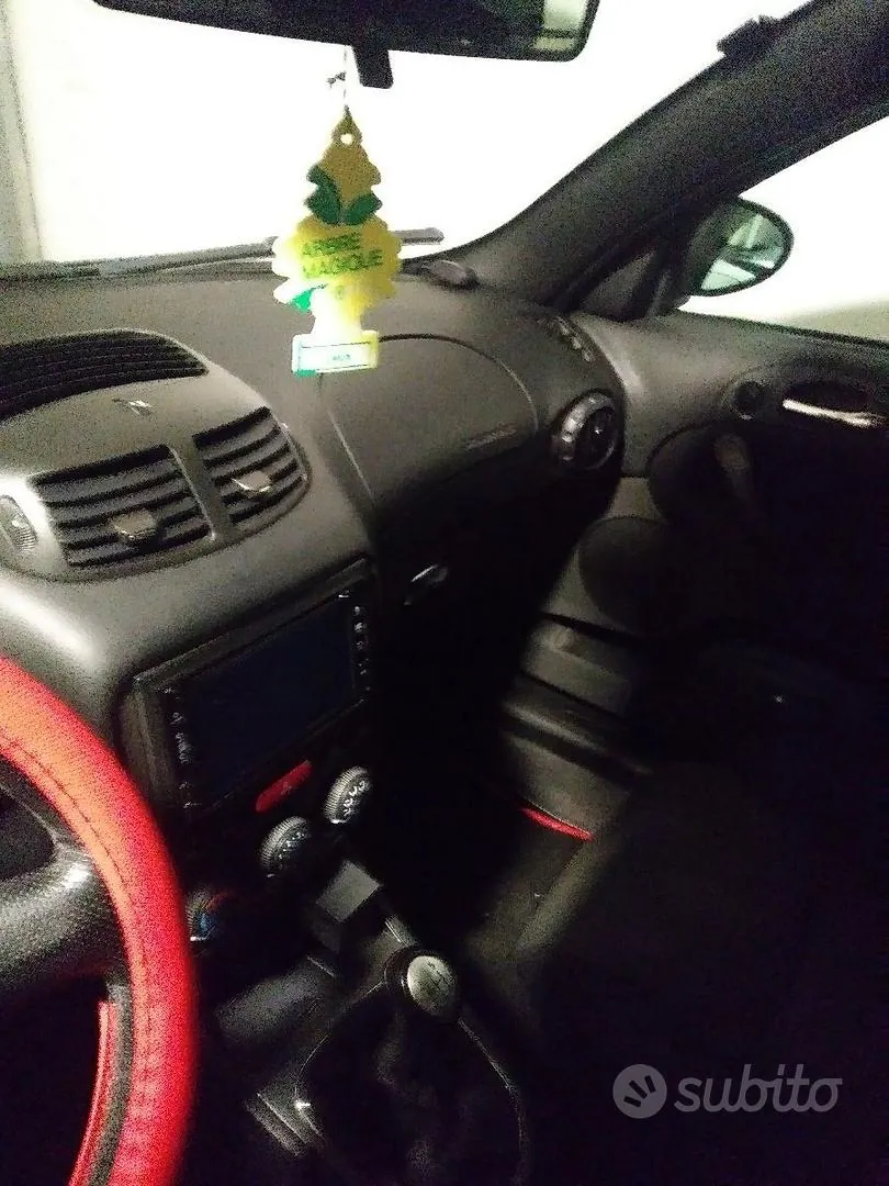 Alfa Romeo 147 2010 photo 3
