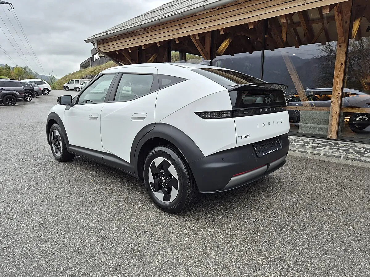 Hyundai Ioniq 3 photo 3