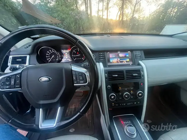 Land Rover Discovery Sport 2015 photo 3
