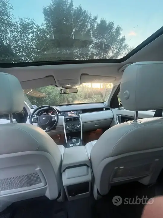 Land Rover Discovery Sport 2015 photo 4