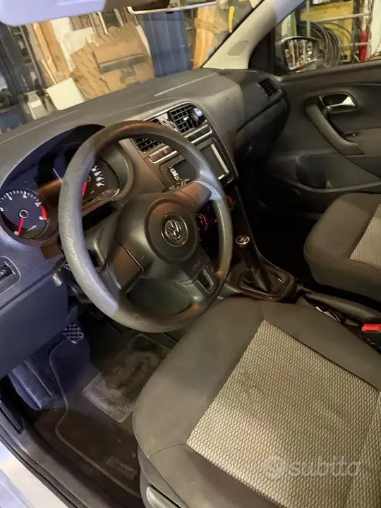Volkswagen Polo 2011 photo 3