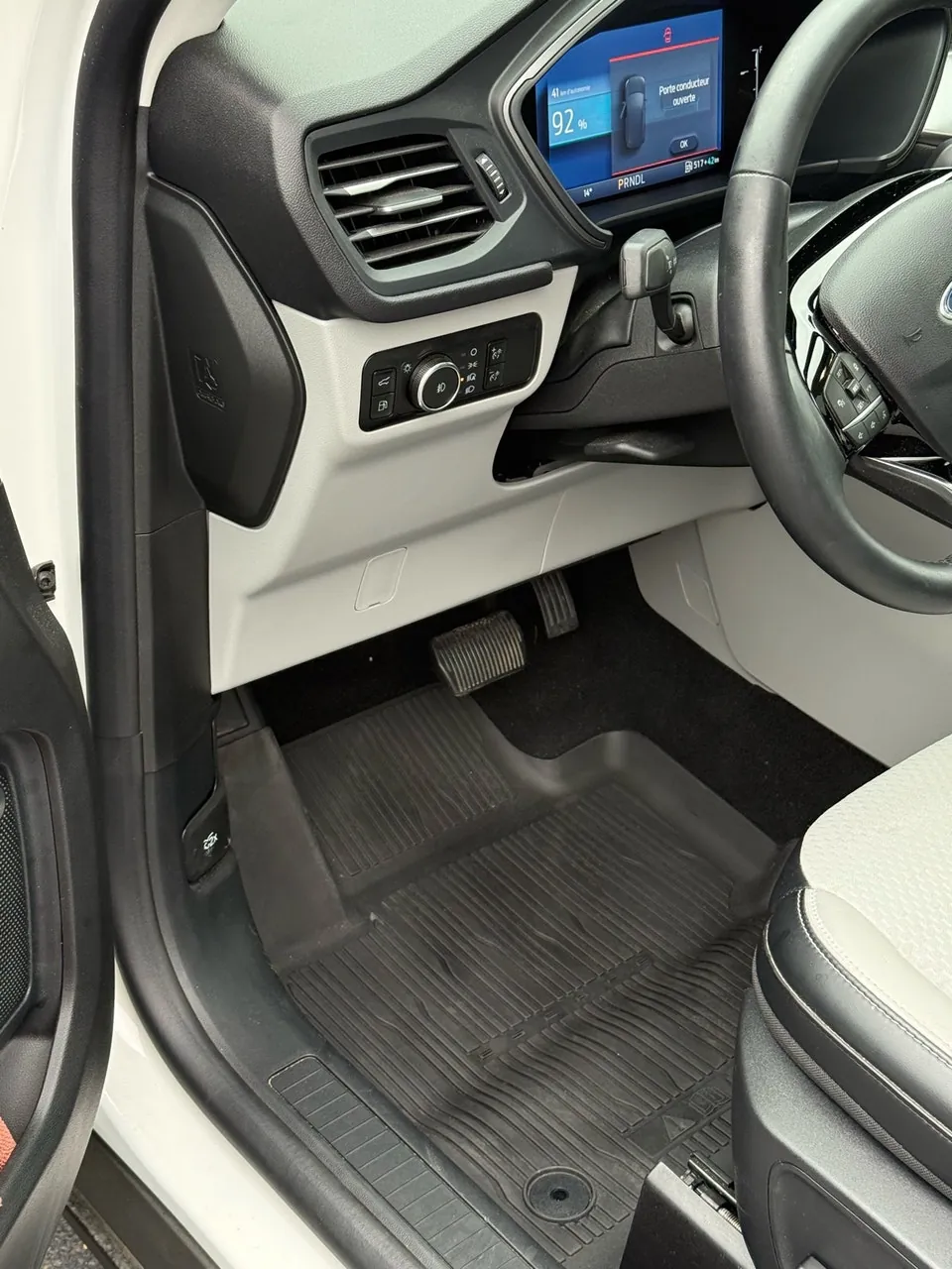 Ford Escape 2025 photo 3