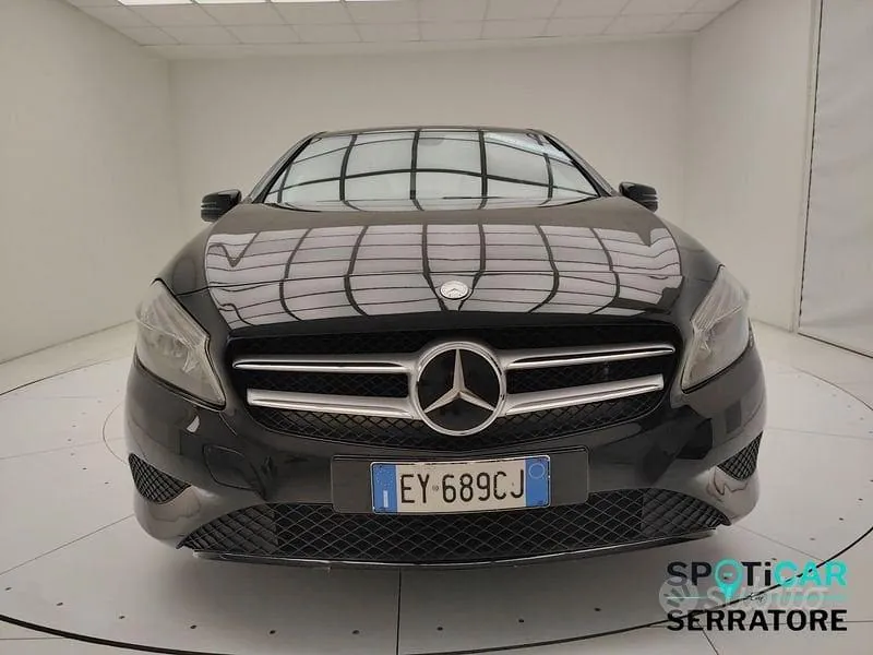 Mercedes-Benz A 2015 photo 2