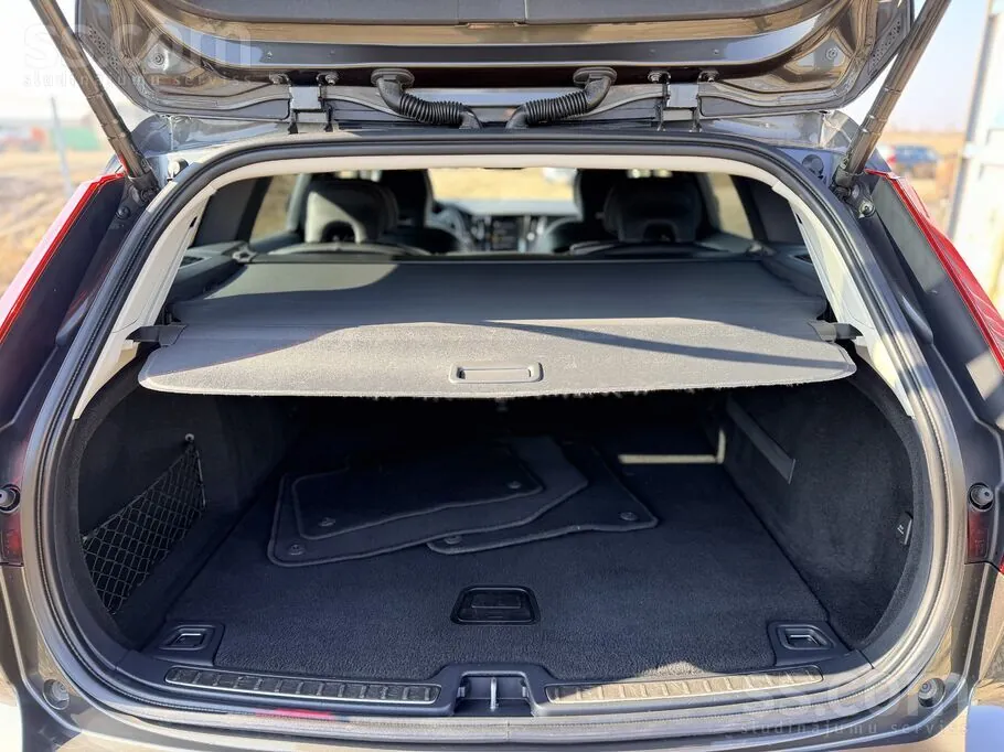 Volvo V60 2019 photo 5