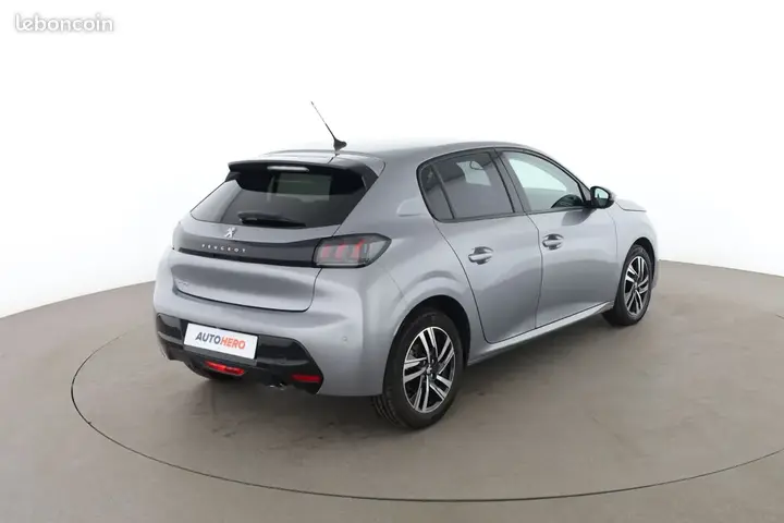 Peugeot 208 2019 photo 3