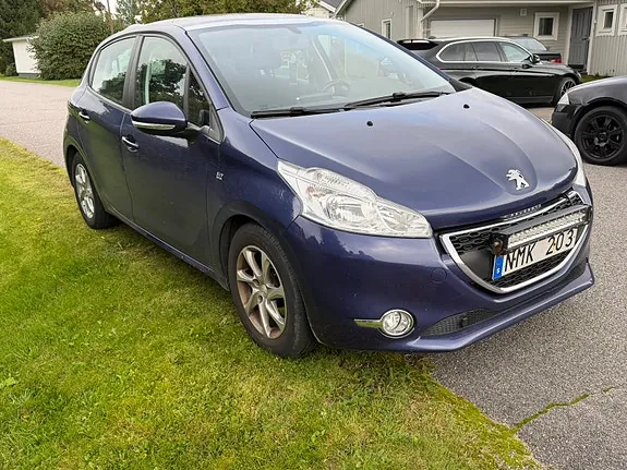 Peugeot 208 2013 photo 3