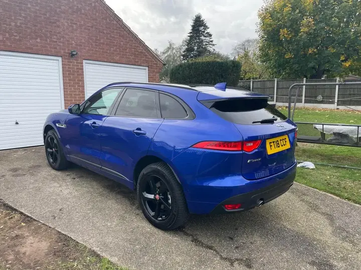 Jaguar F-Pace 2018 photo 3