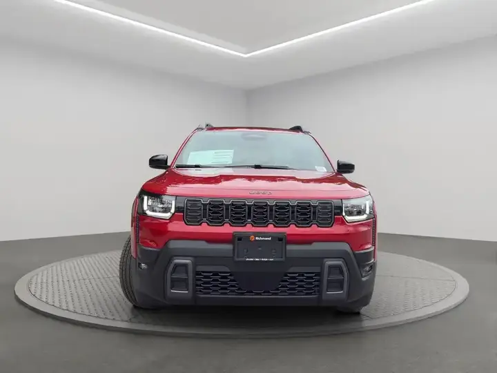 Jeep Cherokee 2026 photo 2