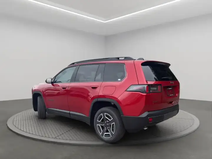 Jeep Cherokee 2026 photo 4