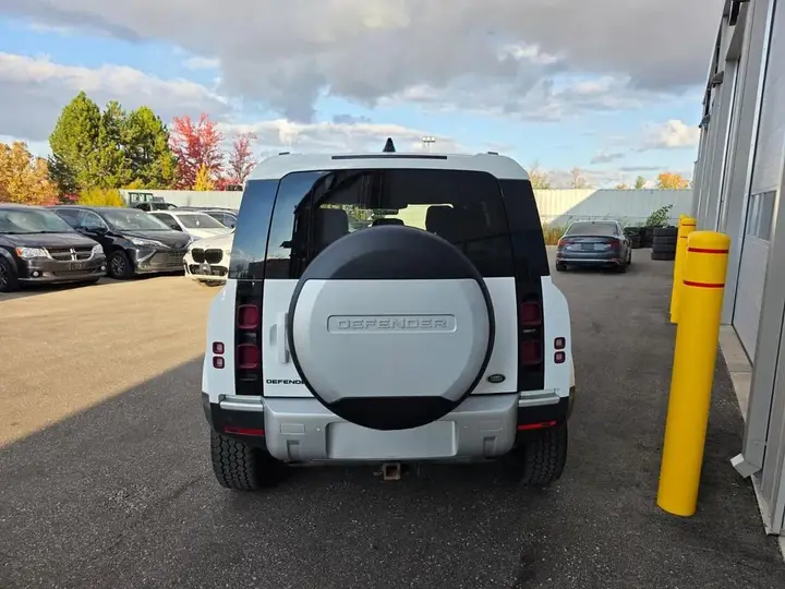 Land Rover Defender 2021 photo 5