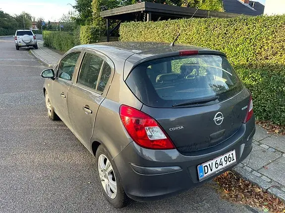 Opel Corsa 2011 photo 3