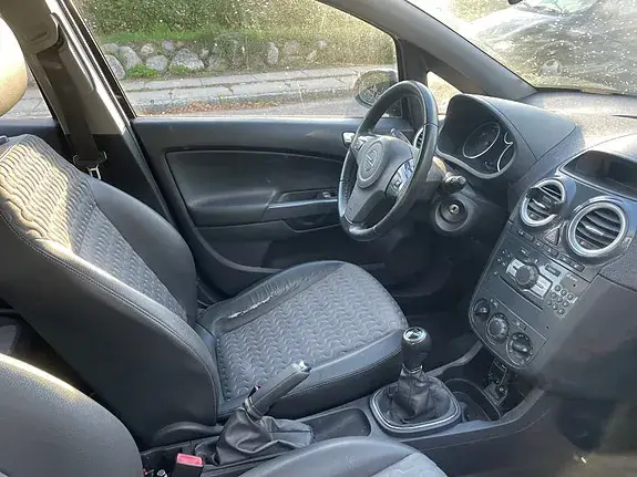Opel Corsa 2011 photo 5