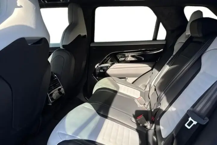 Land Rover Range Rover Sport photo 4