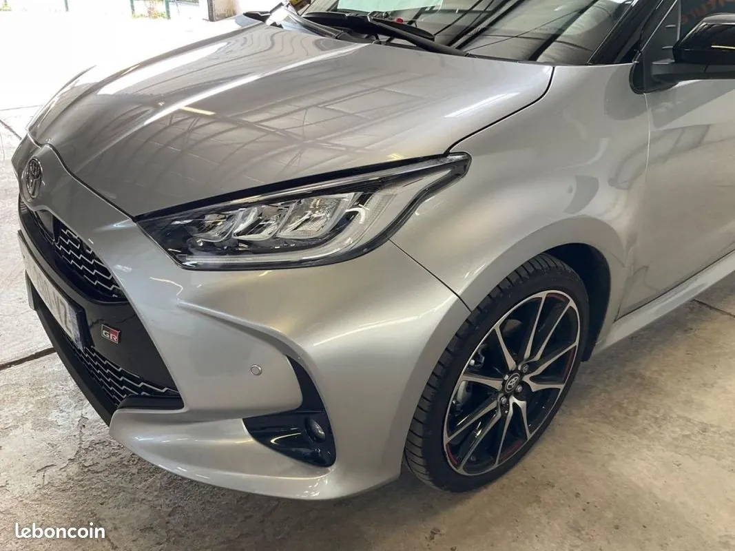 Toyota Yaris 2024 photo 5