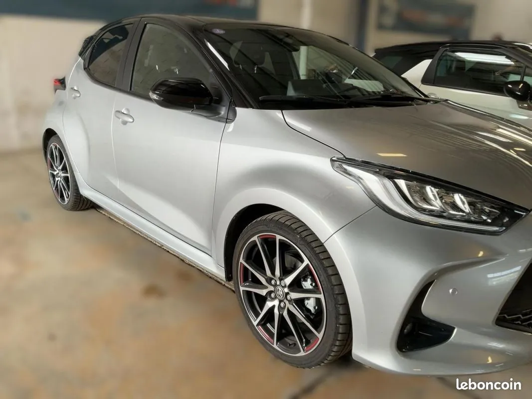Toyota Yaris 2024 photo 4