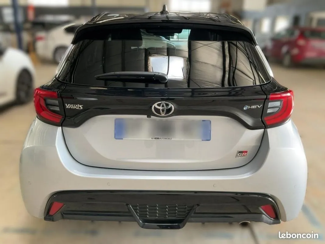 Toyota Yaris 2024 photo 3