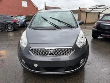 Kia Venga 2010 photo 2