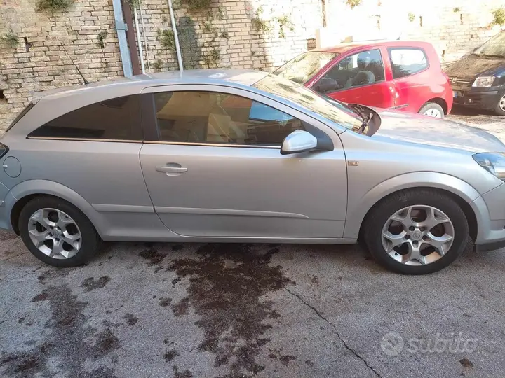 Opel Astra 2005 photo 2