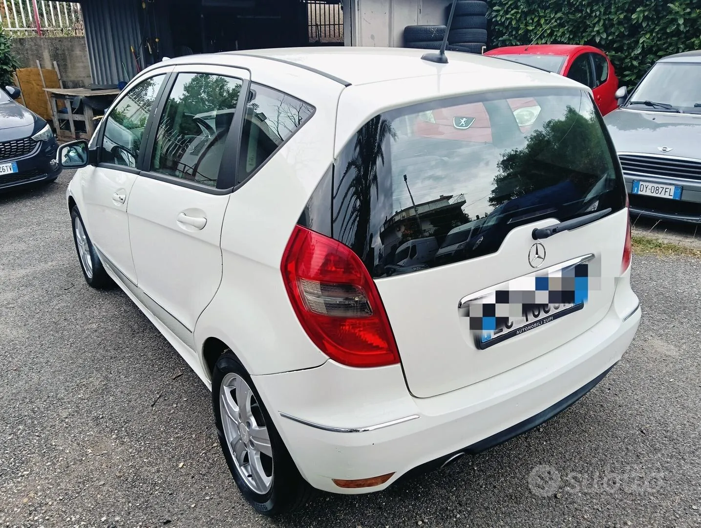 Mercedes-Benz A 180 2010 photo 4