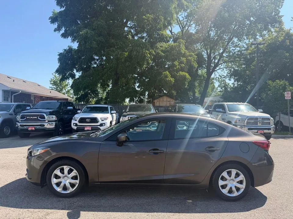 Mazda Mazda3 2015 photo 4