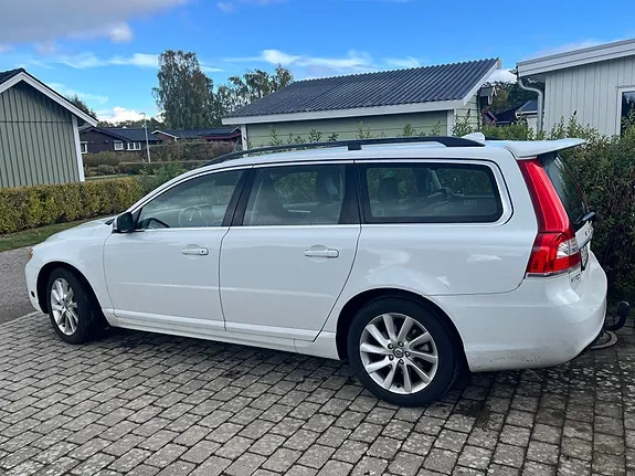 Volvo V70 2014 photo 2