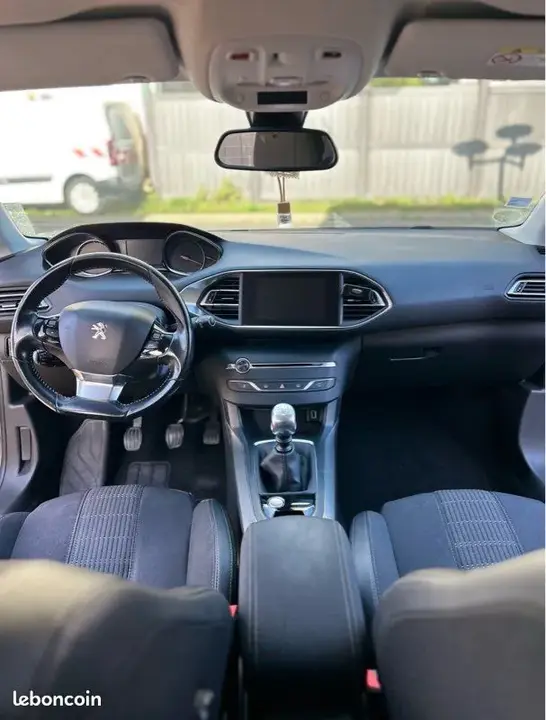 Peugeot 308 2018 photo 3