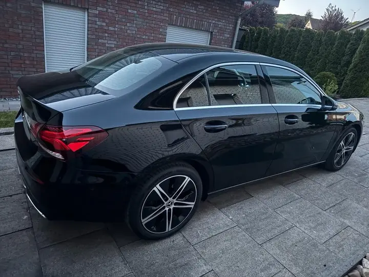 Mercedes-Benz A 220