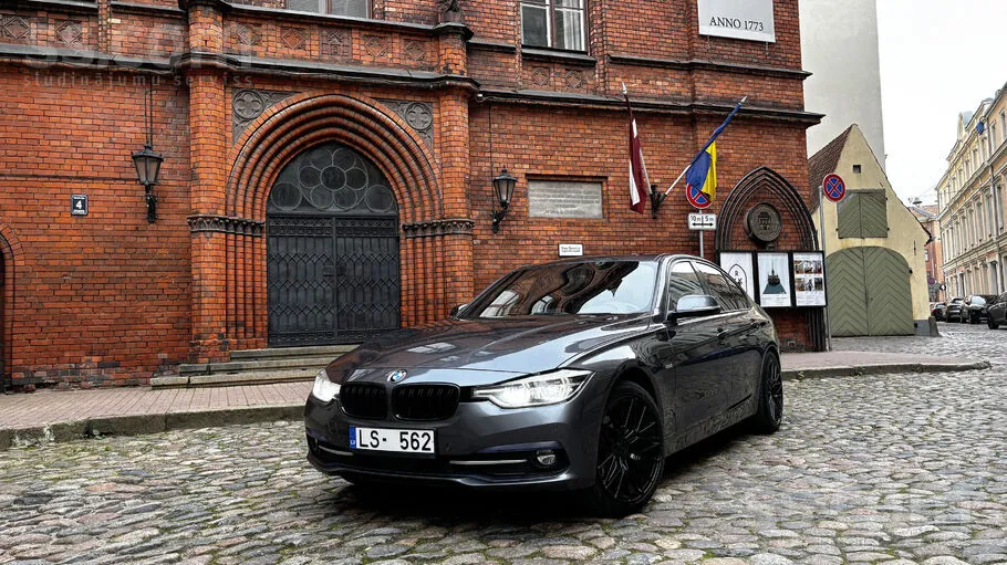 BMW 320D 2017 photo 2