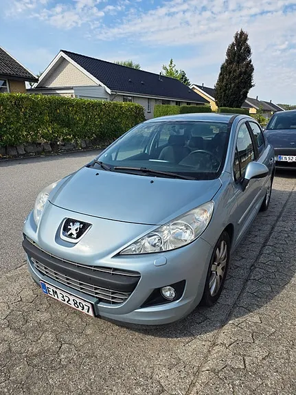 Peugeot 207 2011 photo 4