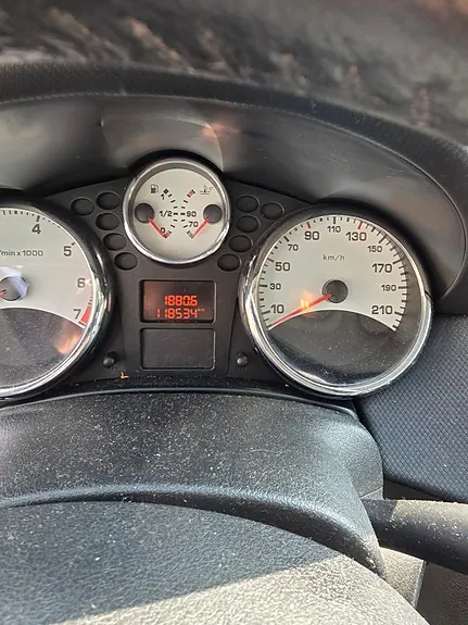Peugeot 207 2011 photo 5