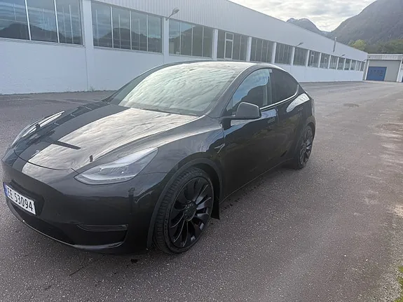 Tesla Model Y 2023 photo 5