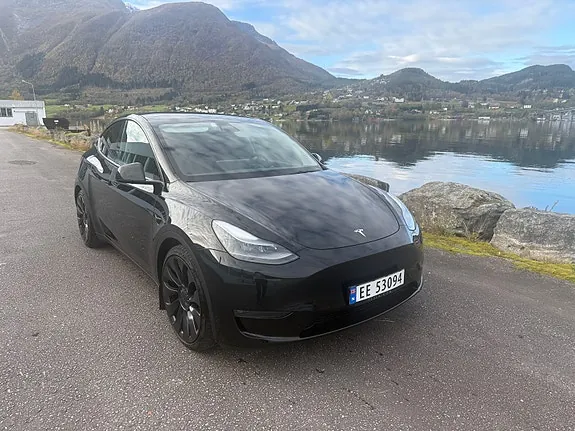 Tesla Model Y 2023 photo 3