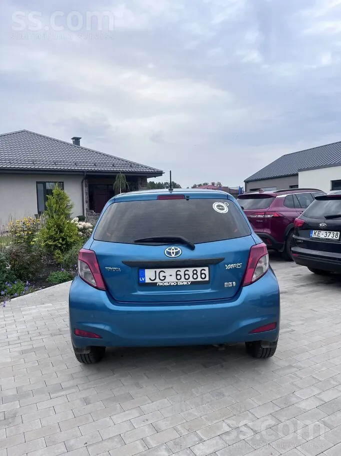 Toyota Yaris 2013 photo 4