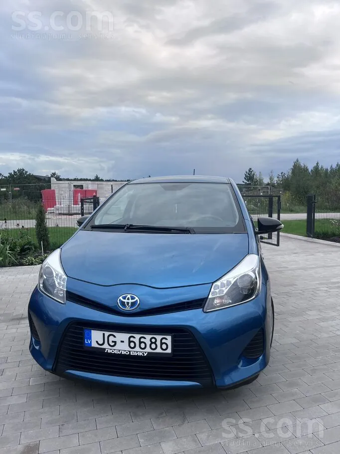 Toyota Yaris 2013 photo 3