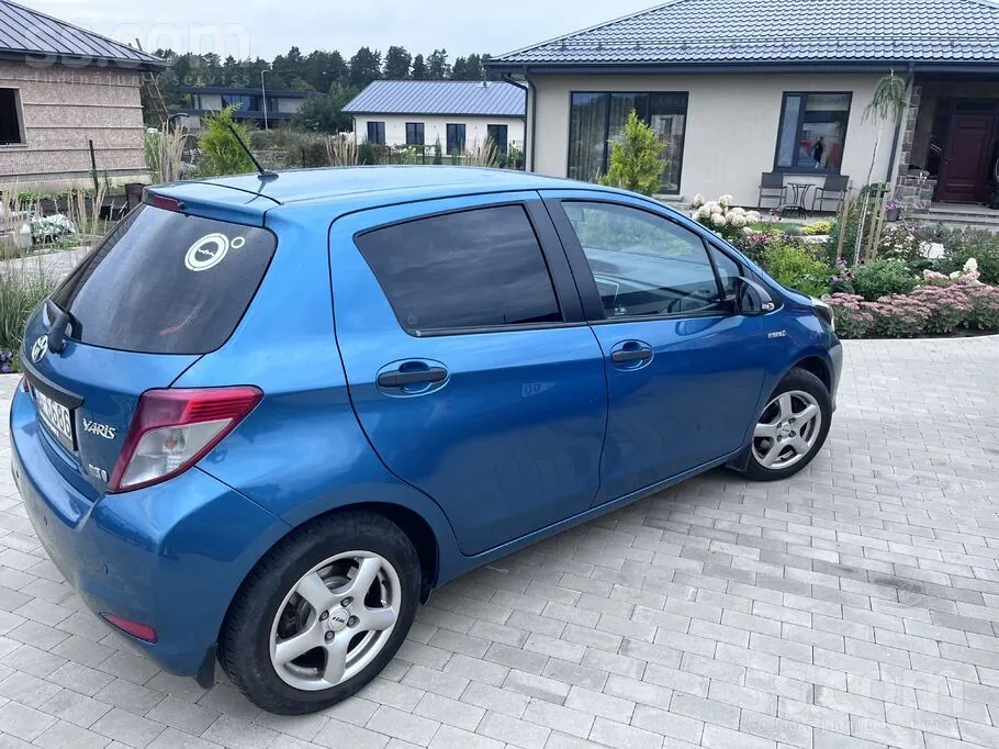 Toyota Yaris 2013 photo 5