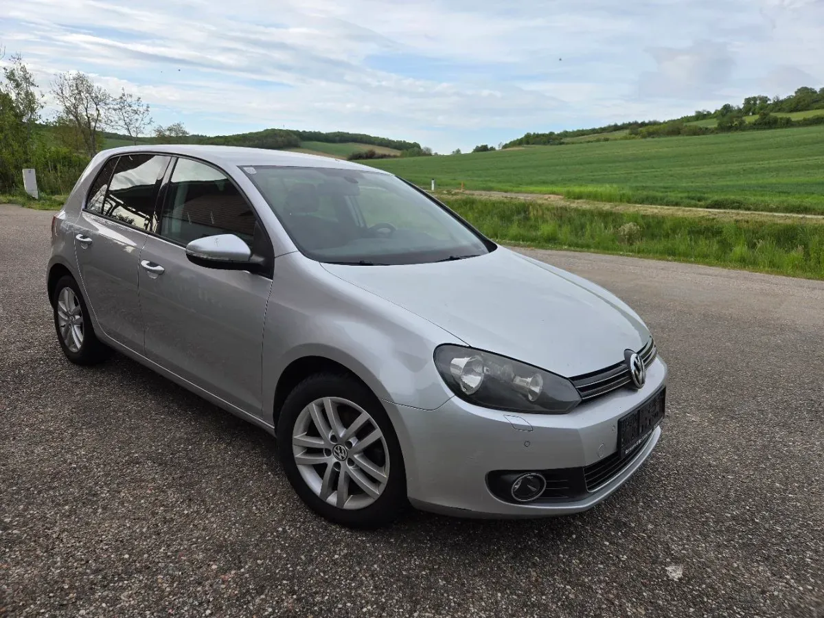 Volkswagen Golf 2010 photo 2