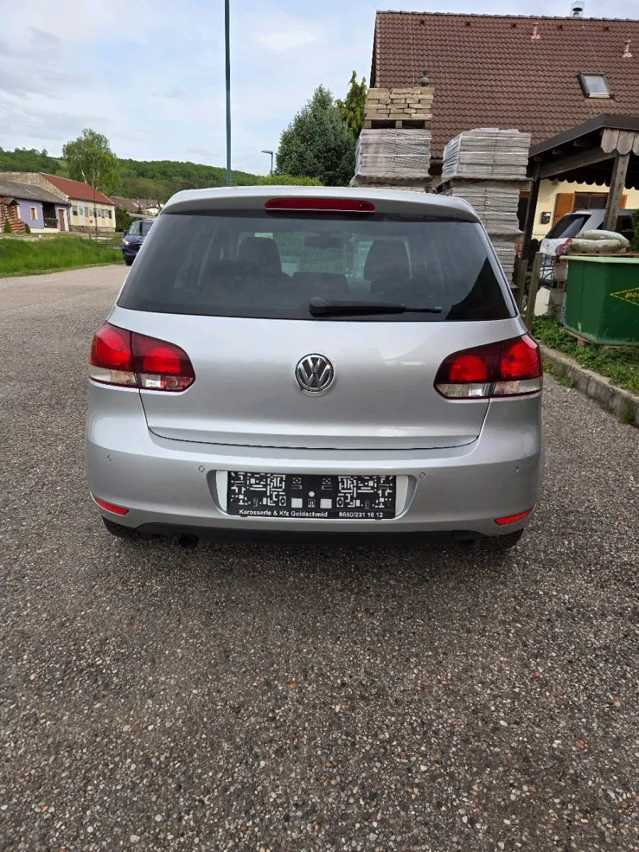 Volkswagen Golf 2010 photo 3