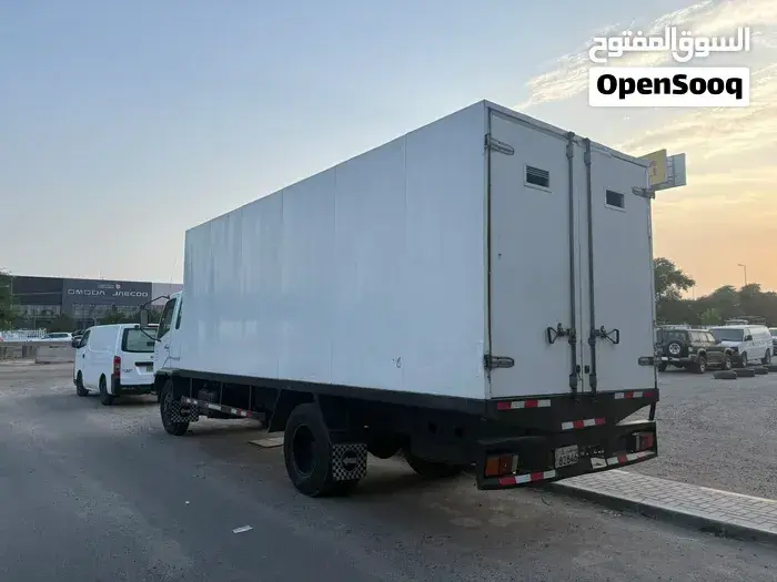 Mitsubishi Fuso 2001 photo 4