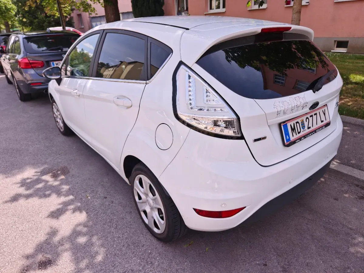 Ford Fiesta 2009 photo 3