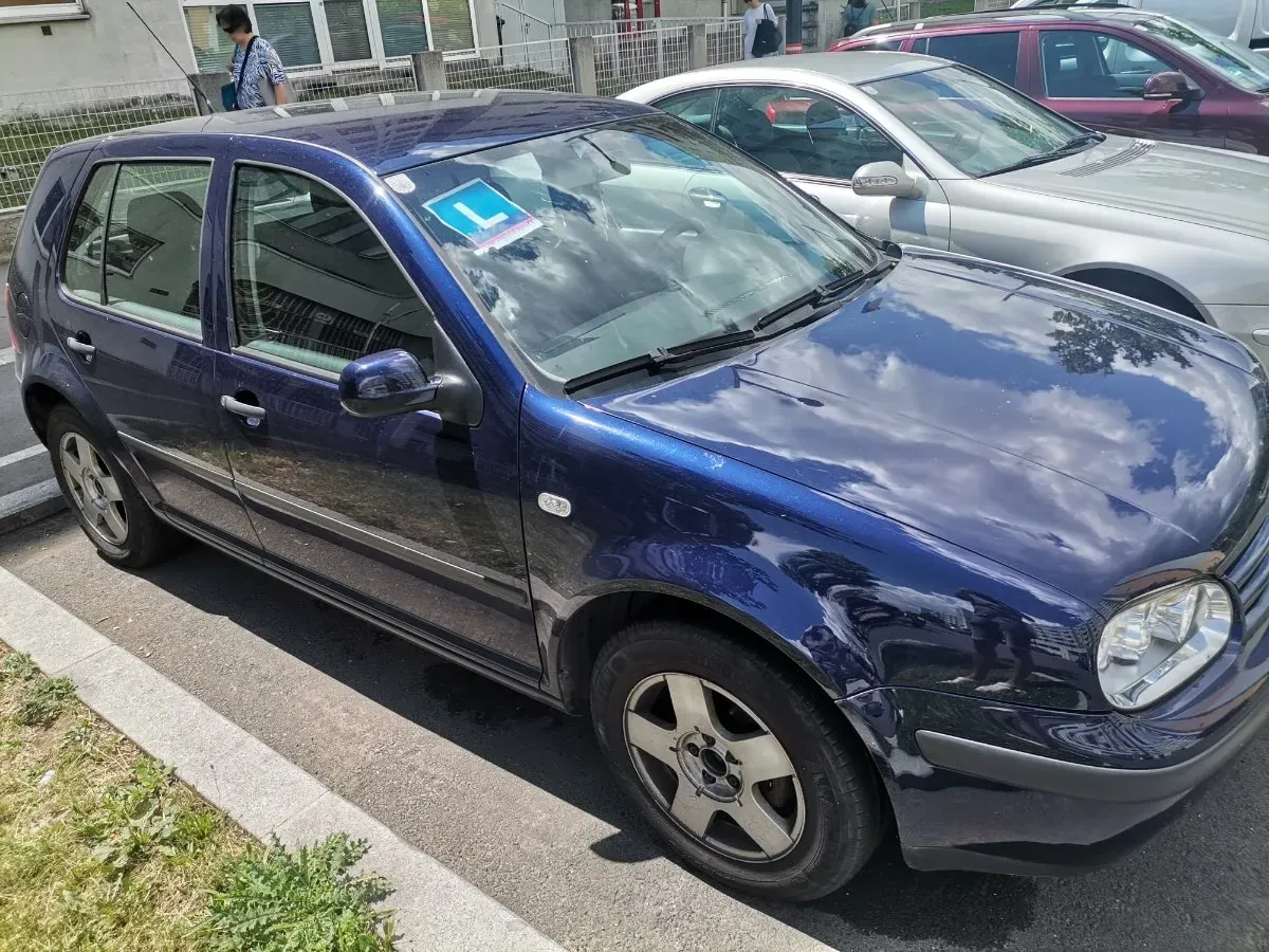 Volkswagen Golf 2003 photo 2